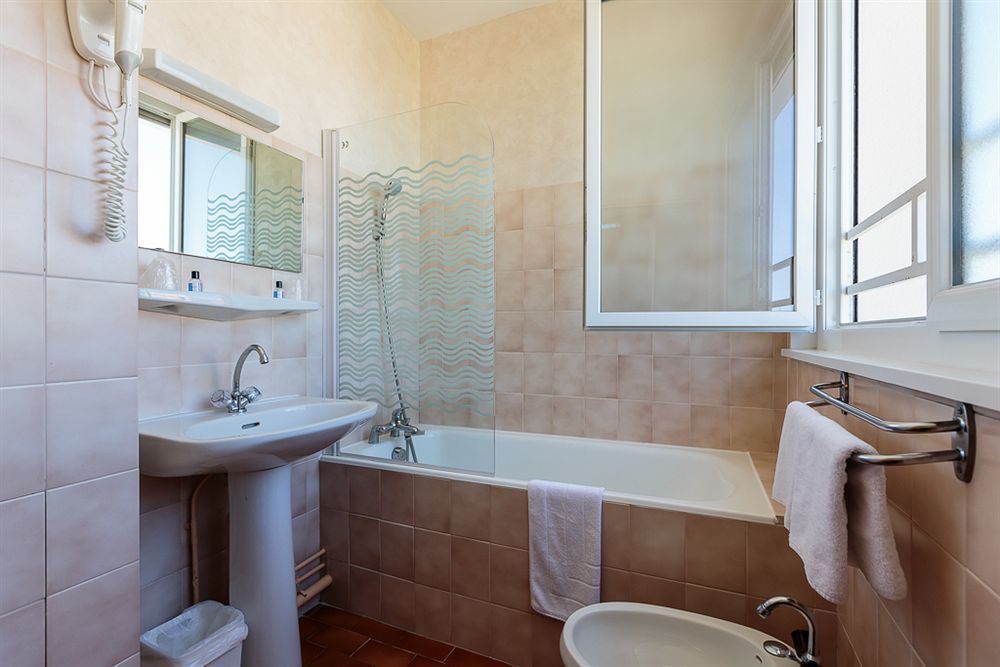 Hotel Alize Тулуза Екстериор снимка